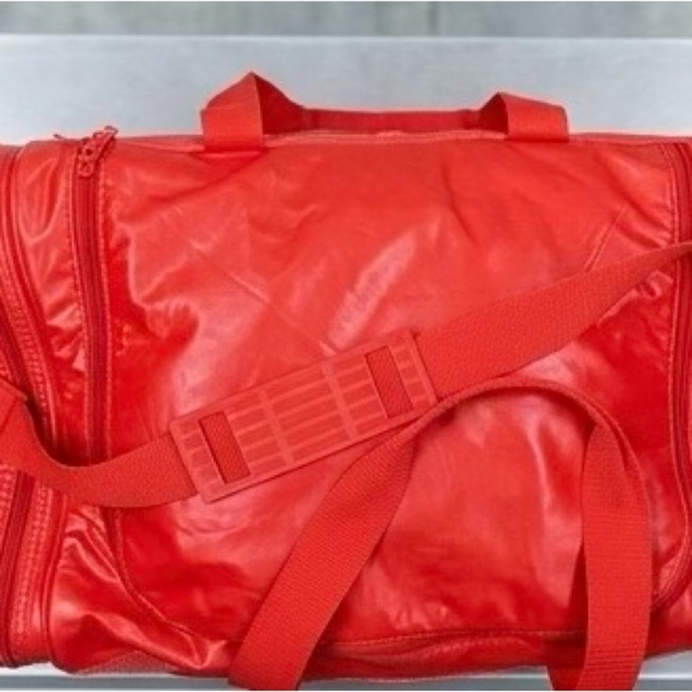 Vintage 80s PUMA Red Vinyl Duffle Bag Gym Travel Team Bag Retro RARE PVC - Picture 5 of 10